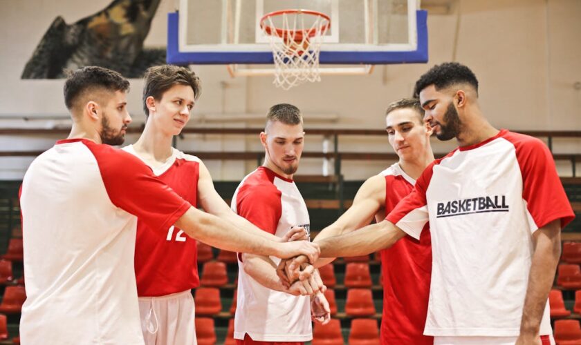 Comment entretenir votre maillot basketball pour préserver sa qualité et ses couleurs vives ?