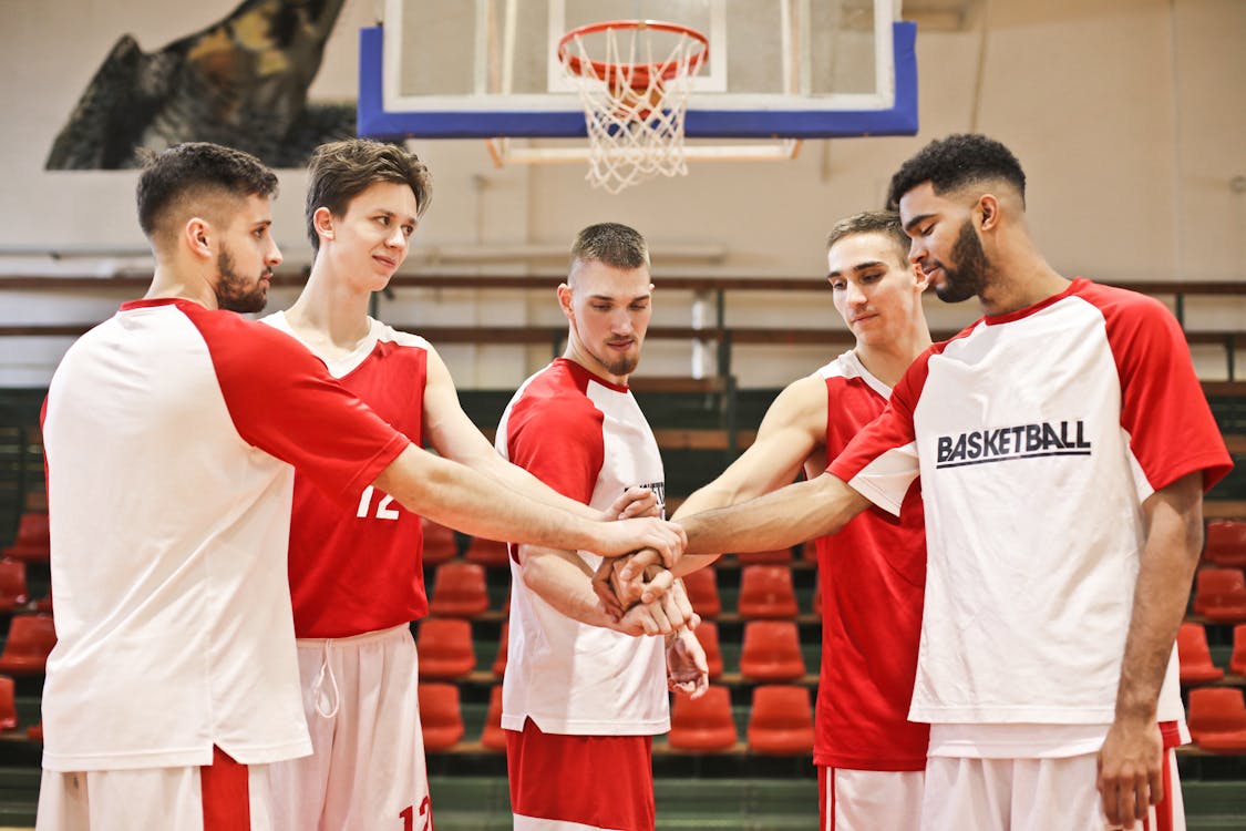 Comment entretenir votre maillot basketball pour préserver sa qualité et ses couleurs vives ?